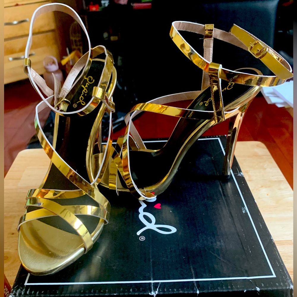 Qupid Pointed Toe Heels